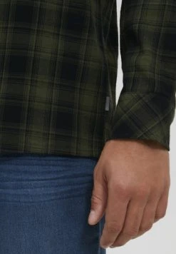 Top 10 👏 Solid SDVARICK 💯 SHIRT 21106073 - Chemise - Black Forest ✨ -Solid Soldes 156fa84e1c8c4ef695541815f3729357