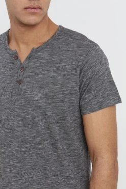 De gros ⭐ Solid SDSIGOS - T-shirt Basique - Black ⌛ -Solid Soldes 4d9a011f341f48d9b77816b46fe3746d