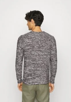 Les meilleures critiques de 😀 Solid ONECK - Pullover - Black 🎁 7 Les meilleures critiques de 😀 Solid ONECK - Pullover - Black 🎁 -Solid Soldes ba6b3bcc0e8f412da8980e472ff79414