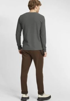 Meilleure affaire 🔥 Solid SDUPANO - T-shirt à Manches Longues - Castlerock 🛒 8 Meilleure affaire 🔥 Solid SDUPANO - T-shirt à Manches Longues - Castlerock 🛒 -Solid Soldes c7c8a53228ed4aedb53d87b418f5e72d