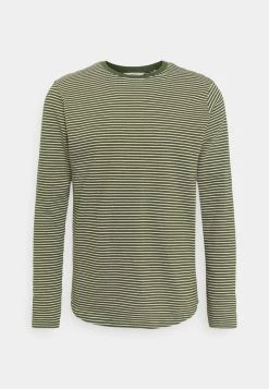 Meilleure vente 🤩 Solid SDVERNARD TEE LS 21106124 - T-shirt à Manches Longues - Black Forest 🎁 10 Meilleure vente 🤩 Solid SDVERNARD TEE LS 21106124 - T-shirt à Manches Longues - Black Forest 🎁 -Solid Soldes d0c35ae5438a403589d134e4a812da08