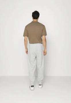 Tout neuf 💯 Solid VARESH PANTS - Pantalon De Survêtement - Light Grey Melange 🌟 8 Tout neuf 💯 Solid VARESH PANTS - Pantalon De Survêtement - Light Grey Melange 🌟 -Solid Soldes dee7d5395a3b472e85b8aa0c5b4e0ff1