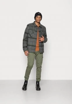 Solid Soldes -Solid Soldes ed4cf4fb71c8483db81b758f827d3153