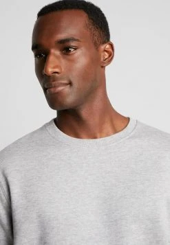 Nouveau ❤️ Solid MORGAN CREW - Sweatshirt - Light Grey ✔️ 9 Nouveau ❤️ Solid MORGAN CREW - Sweatshirt - Light Grey ✔️ -Solid Soldes f7deb2705fe24d19b69e76a3c7a85de5